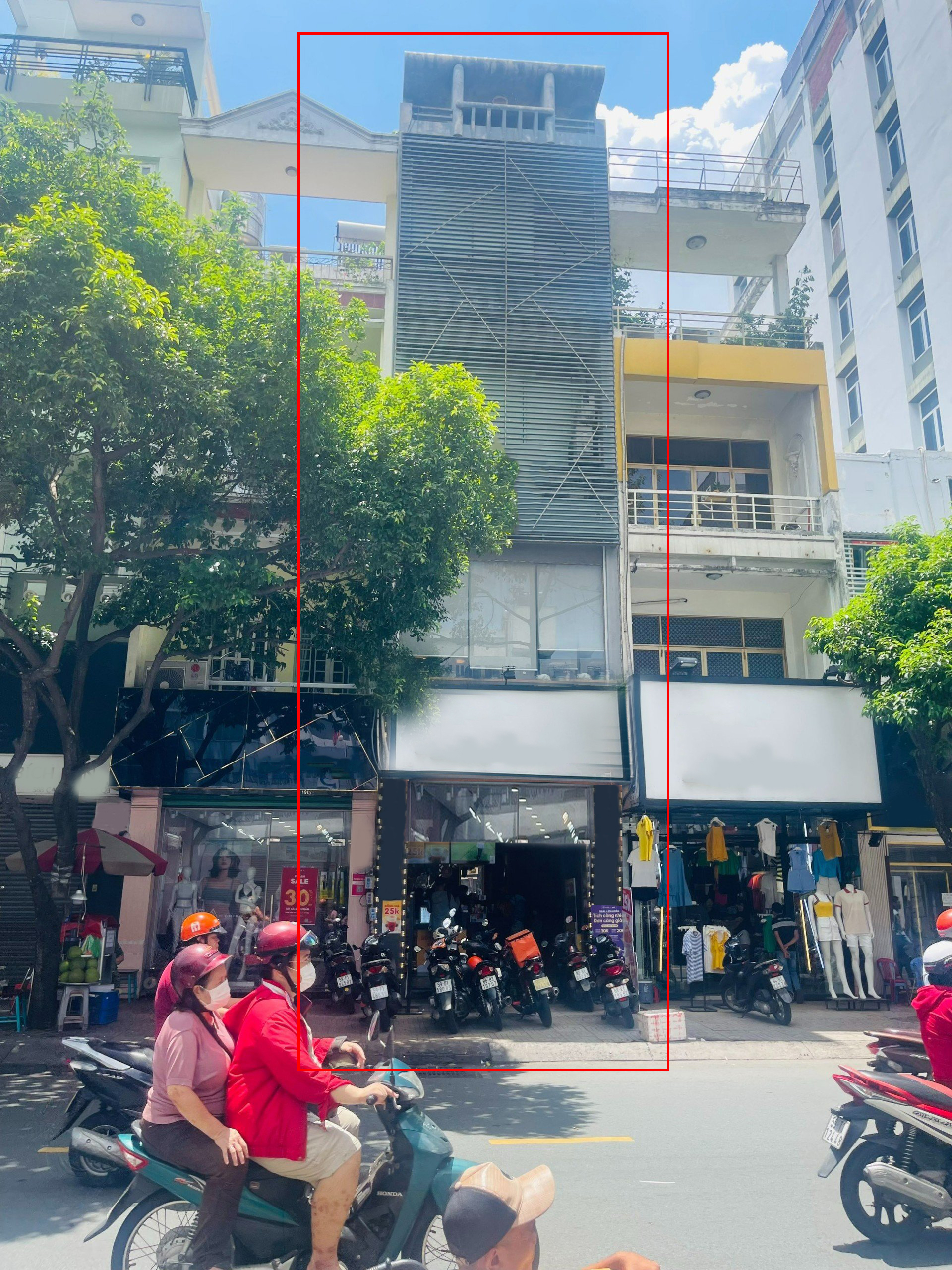 Cho thuê Nhà Nguyên Căn mặt tiền Cao Thắng, phường 5, Quận 3.